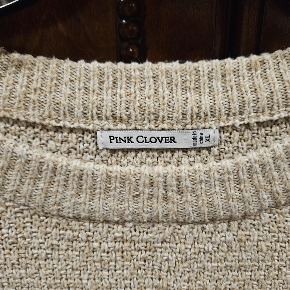 Pink Clover Sweater - Picture 3 of 4
